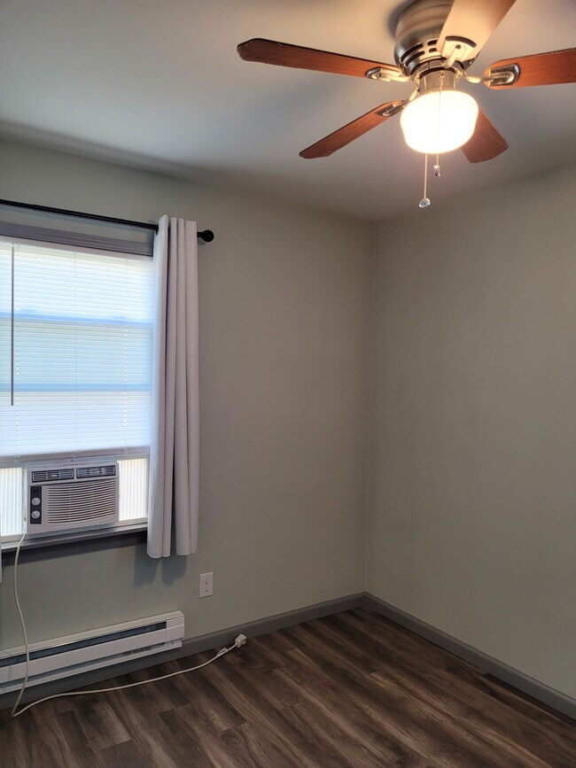 Building Photo - 127 Boston Ct