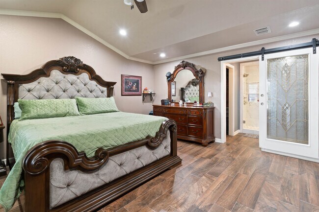 Building Photo - 115 Gyna Dr