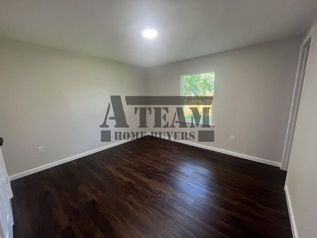 Building Photo - Fully Remodeled 2 Bedroom 2 Bathroom