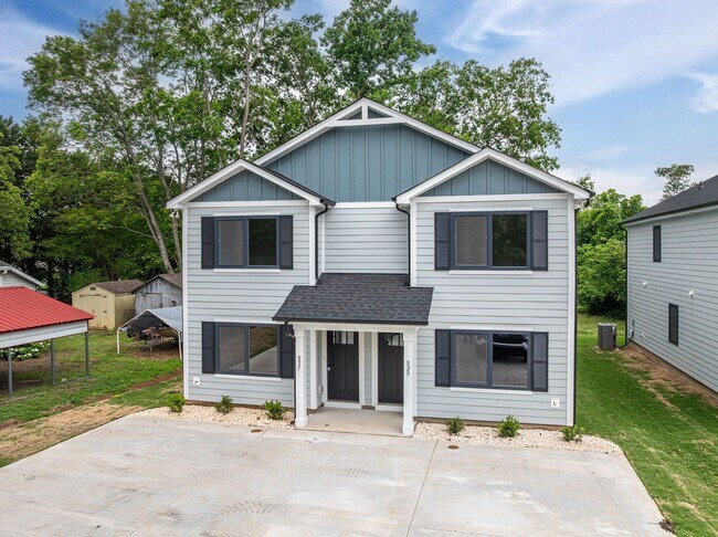 Primary Photo - 3834 Maid Marion Ln