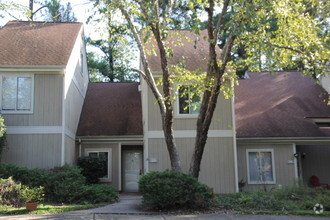 Building Photo - 4101 Five Oaks Dr