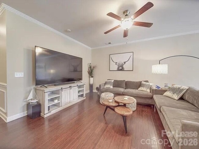 Building Photo - 5657 Tipperlinn Way