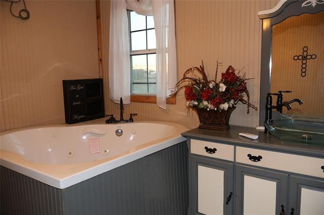 Building Photo - 411 Lloyds Ln