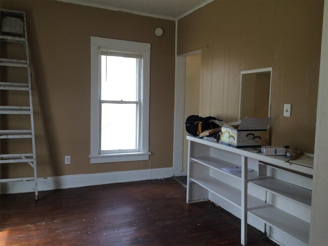 Building Photo - 203 Cutler St