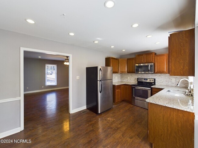 Building Photo - 3520 Casine Ct