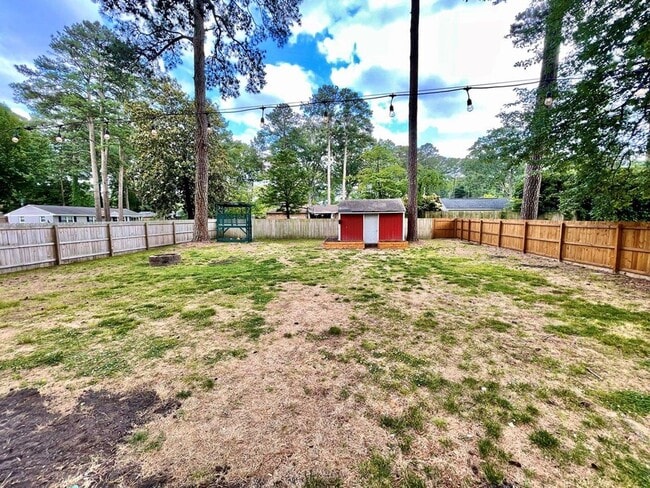 Building Photo - Ready 07-13-26! 4/2 Ranch Home On Corner Lot! Pet-Friendly & All Appliances Convey!