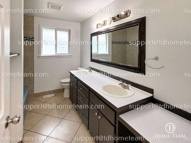 Building Photo - "Charming 4-Bed Retreat in Covington with Elegant Granite Touches!"