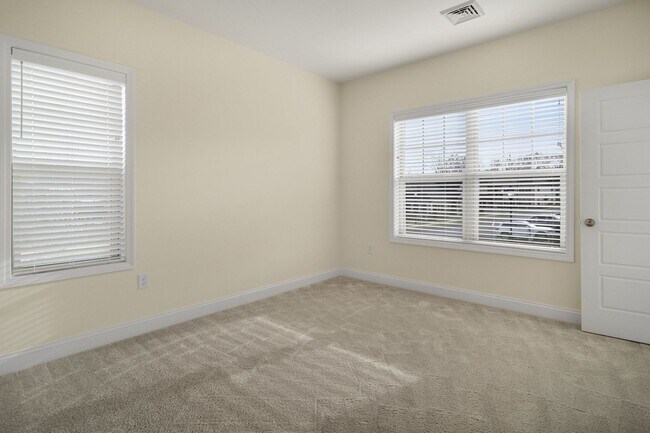 Building Photo - 103 W Creek Ln