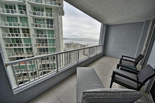 Building Photo - 170 SE 14th St