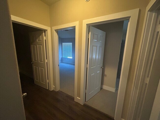 Building Photo - 20922 Barbons Heath Ct