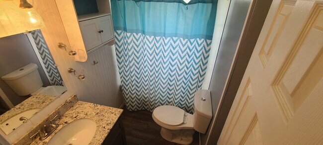 Full Bath - 7709 Carraway Cir
