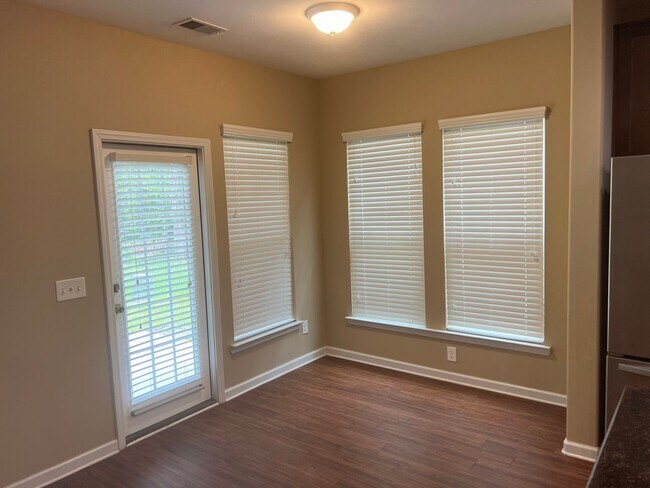 Building Photo - Lovely Home in Palmetto Pointe!-FREE Month Special!