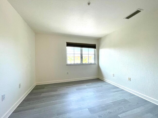 Building Photo - 1119 Shoma Dr