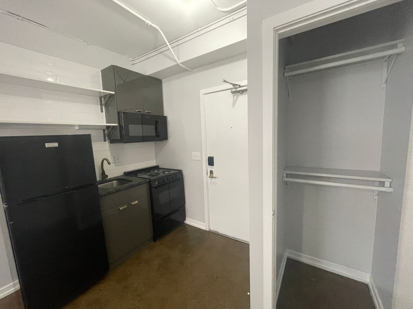 Building Photo - 4606 N Malden St