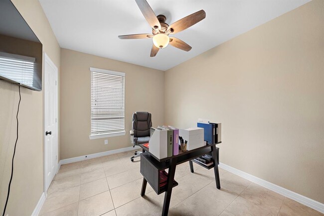 Building Photo - 4711 Salinas Ln