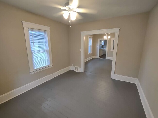 Building Photo - 1984-1984 W 54th St