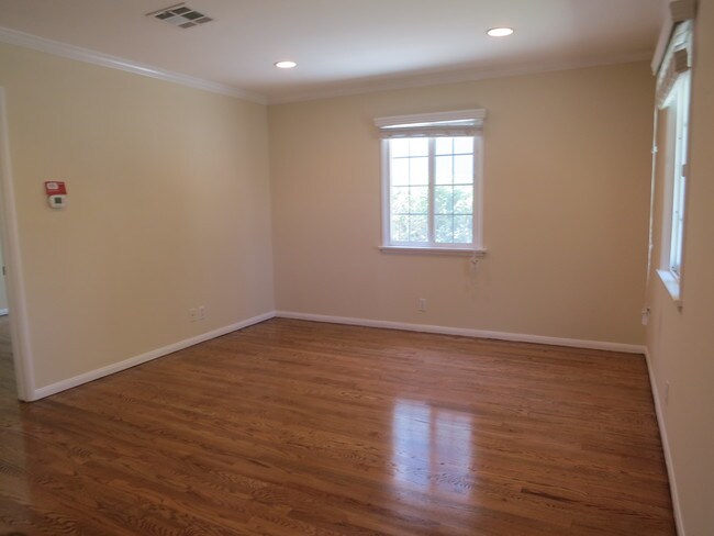bedroom - 10878 National Blvd