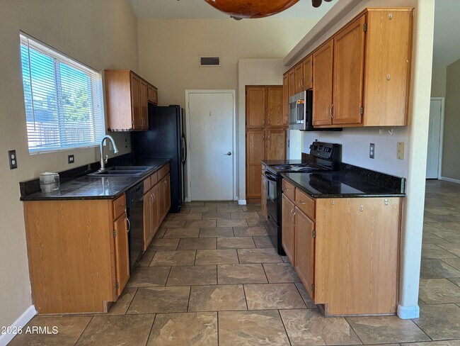 Building Photo - 8981 W Maryland Ave