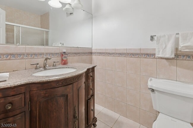 Building Photo - 360 Cotswold Pl