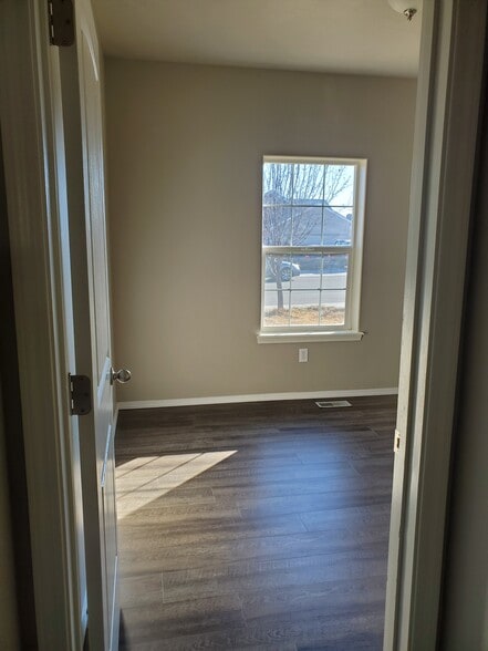 2nd Bedroom - 776 Parkwood Dr
