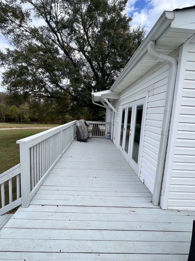 Building Photo - 12575 Hutcheson Ferry Rd