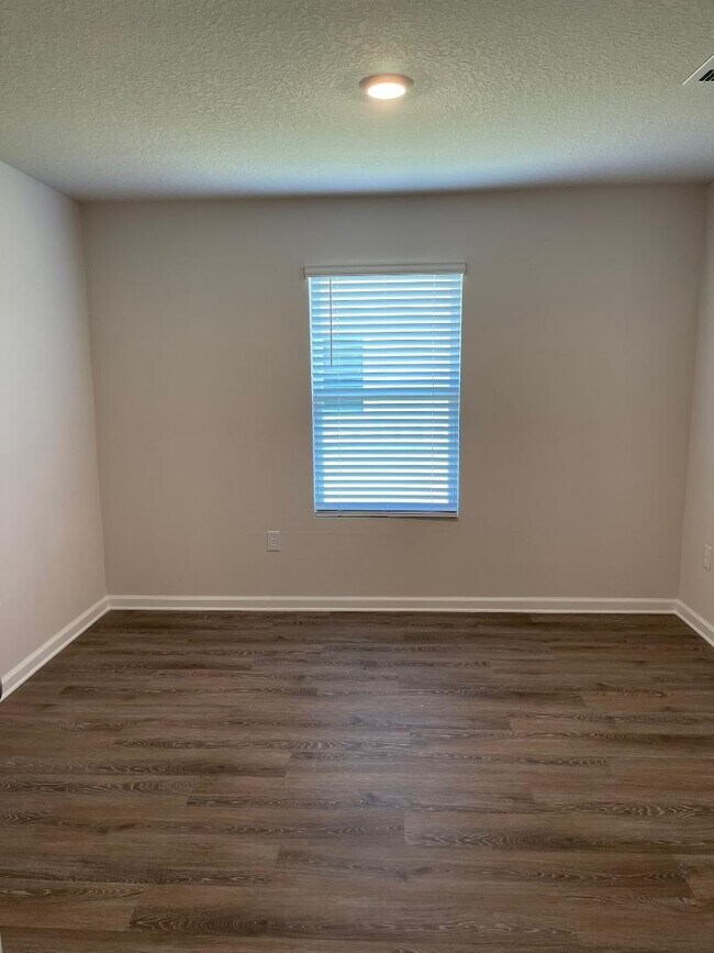 Building Photo - 3994 Whitetail Ln