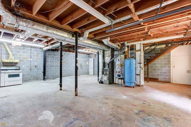 Building Photo - 130 Aspen Way
