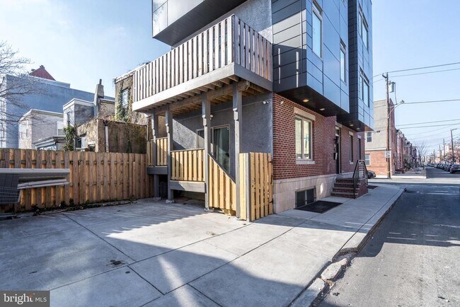 Building Photo - 1241 S 18th St