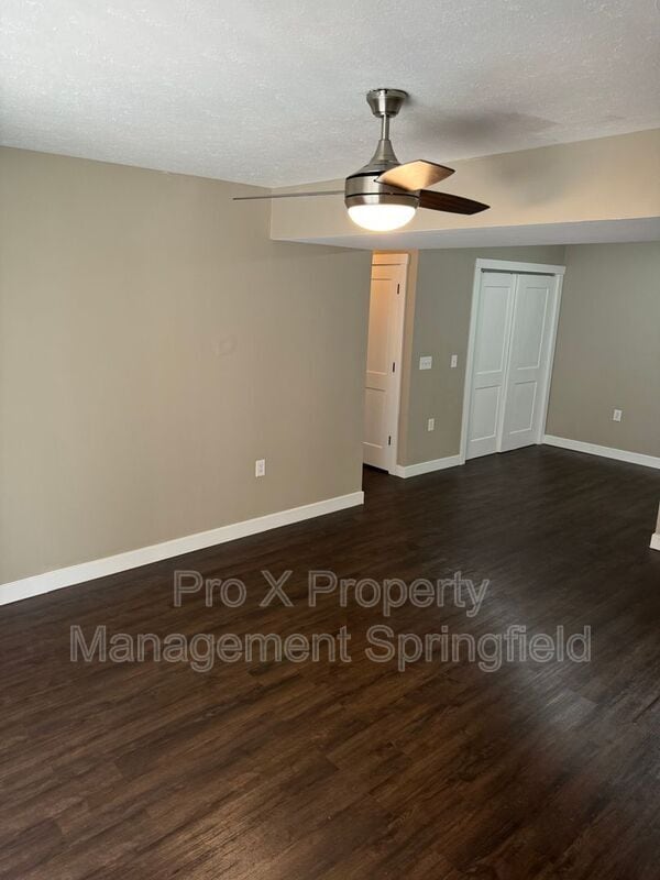 Building Photo - 2121 Southfork Dr
