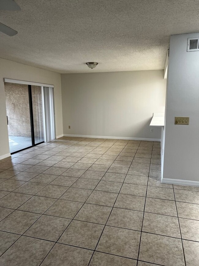 Building Photo - SANDPOINTE TOWNHOMES