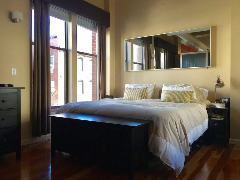 Primary Bedroom - 27 Wareham St