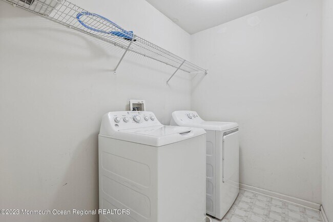 Building Photo - 19 Persimmon Ln