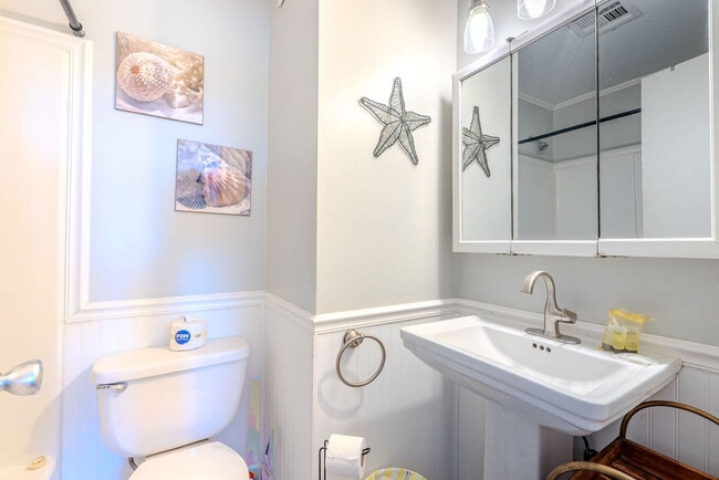 Building Photo - 662 William Hilton Pkwy