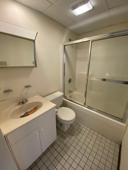 Building Photo - 83 Essex St