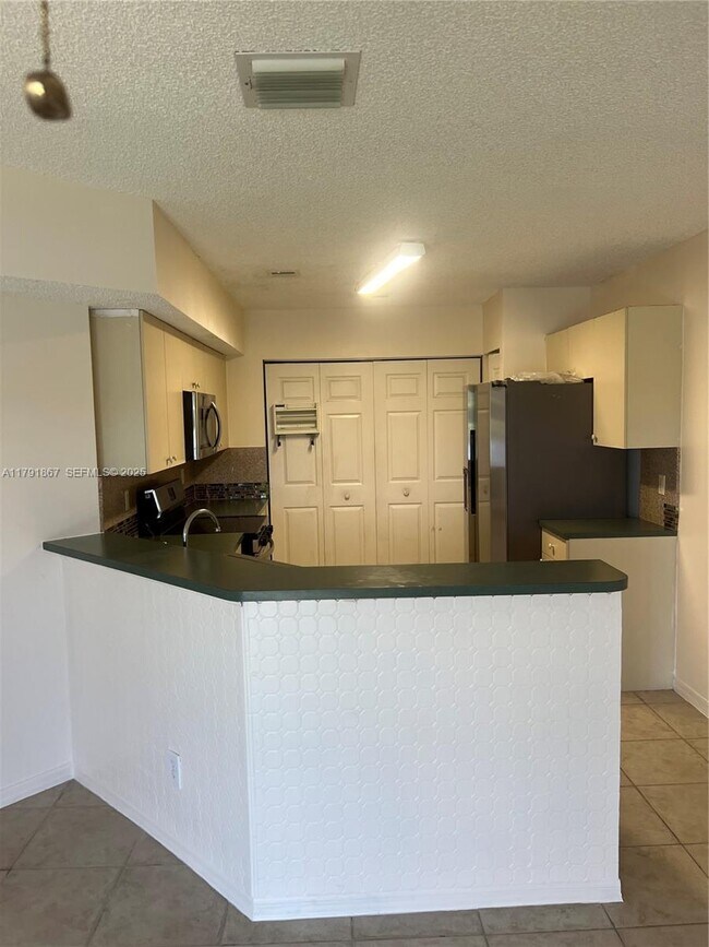 Building Photo - 5357 SW 125th Ave