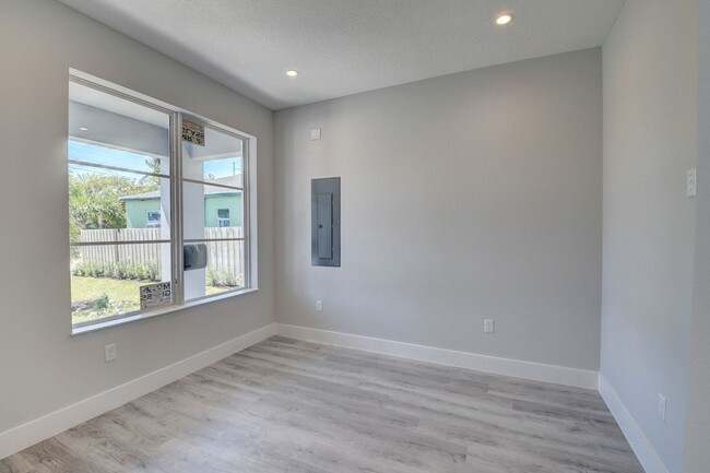 Building Photo - Modern 3/2 Home w/ garage for Rent- Delray...