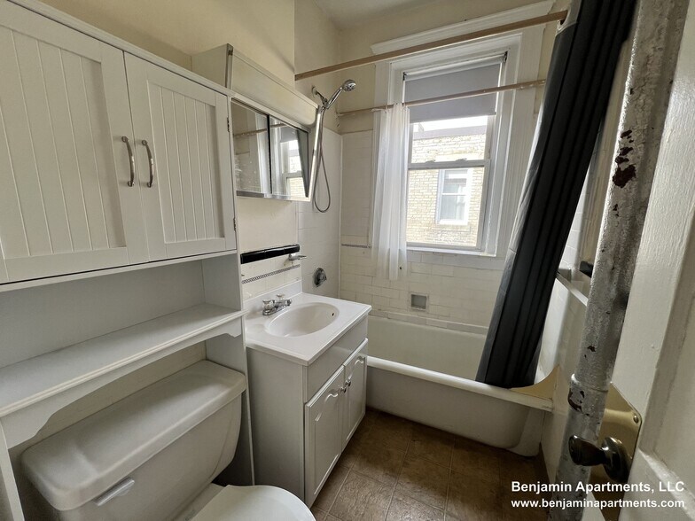 Building Photo - 131 Washington St