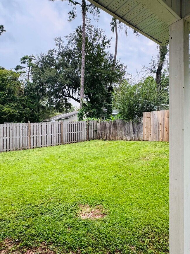Building Photo - 924 Ashburn Dr