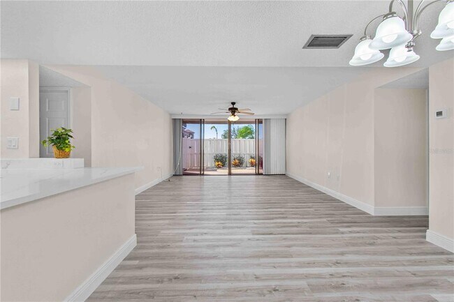 Building Photo - 500 Treasure Island Causeway