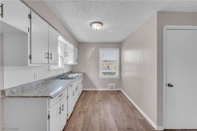 Building Photo - 5461 Clement Ave