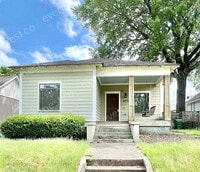 Building Photo - 605 E 16th St