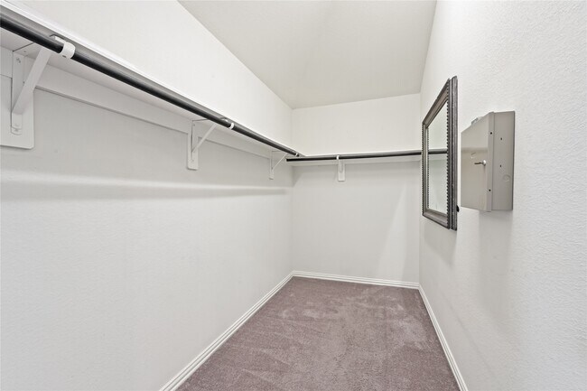 Building Photo - 8934 English Manor Dr
