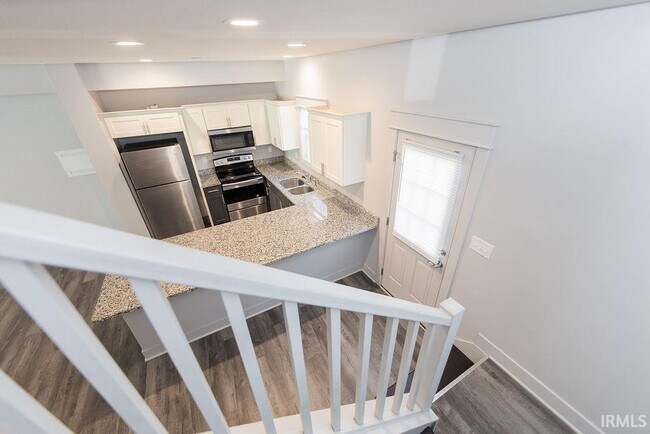 Building Photo - 1222 W Rangeview Cir