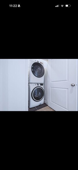 Building Photo - 84 E 200 S