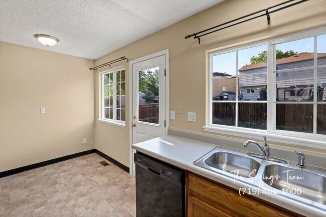 Building Photo - 5833 Bow River Dr