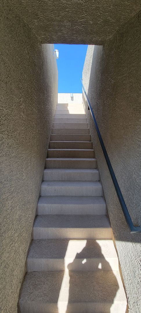 Building Photo - 4 bedroom plus roof top deck 1 bedroom dow...
