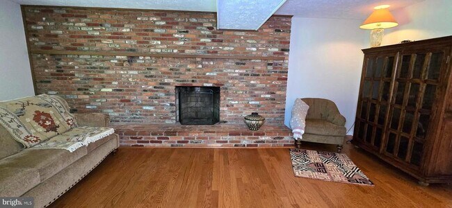 Building Photo - 1526 Palm Ct