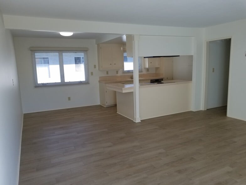 Dining area and Kitchen - 1100 Opal St