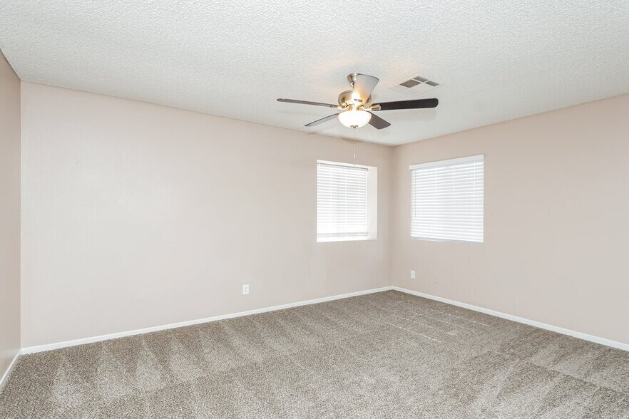 Building Photo - 379 Legacy Dr