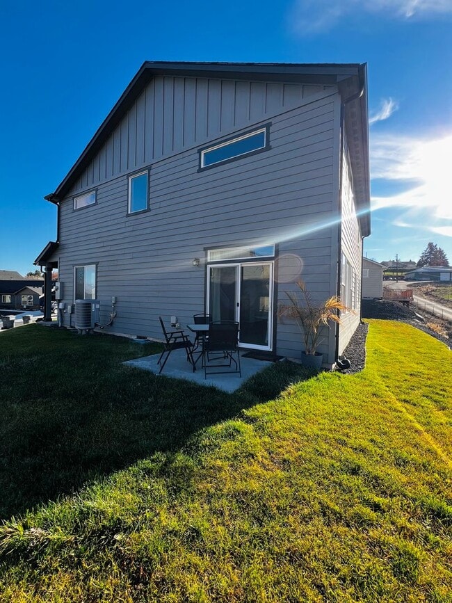 Building Photo - Non-Refundable & Security Deposit Total: $2395.00